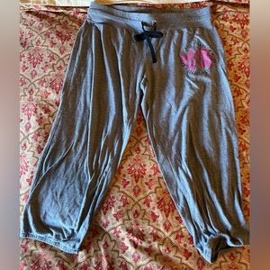 Flag nor Fail crop pants size small